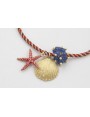 Pulsera de driza rojiza y rosa con concha, estrell