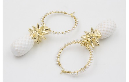 Pendientes aro mediano con perlas cosidas alrededo