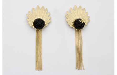 Pendientes perno hoja concava dorada mate con flor