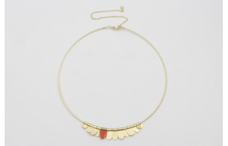 Collar rigido dorado con dagas doradas mates y ros