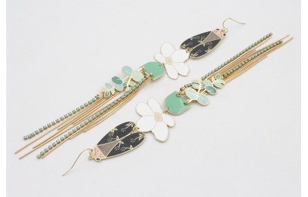 Pendientes gancho sencillo con polillas plana verd