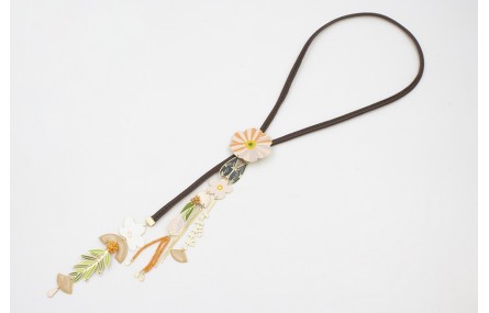 Collar largo cuero cosido relleno marrón, con poli