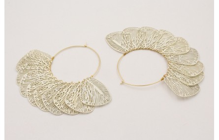 Pendientes aro grande dorado mate con alas redonde