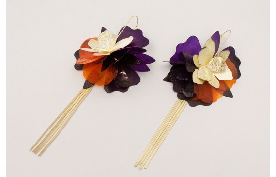 Pendientes eslabón con flores de lentejuela dorada