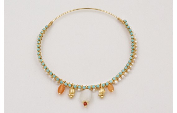 Pulsera rigida dorada con cadena de strass turques