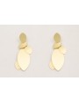 Pendientes ovalos curvados dorado mates.