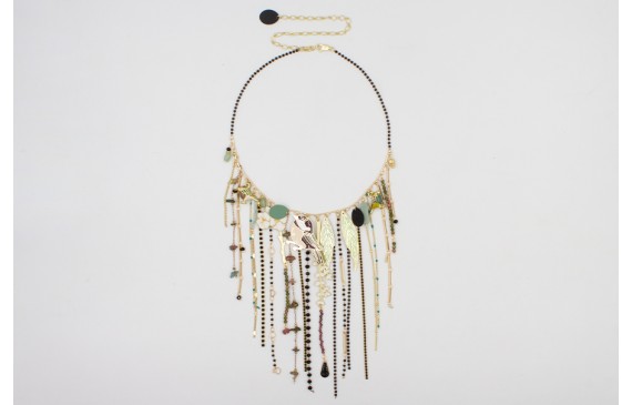 Collar babero flecos de distintas cadenas con paja