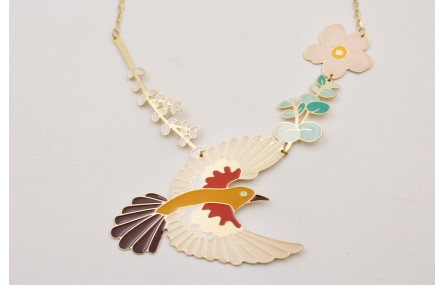 Collar cadena ovalos dorados mates con pájaro esma