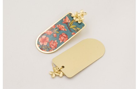 Pendientes perno trio de flores dorado mate con pi