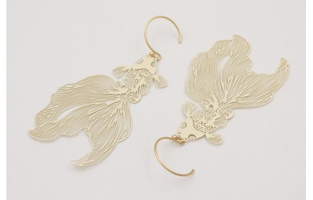 Pendientes  perno semi circular con peces tropical