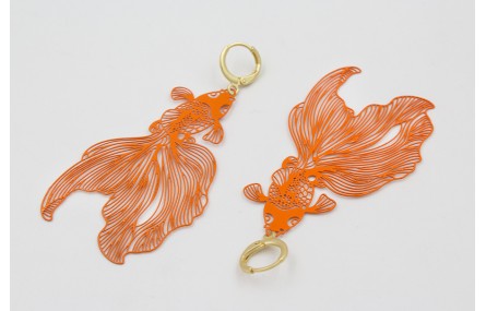 Pendientes cierre seguridad dorado mate con peces 