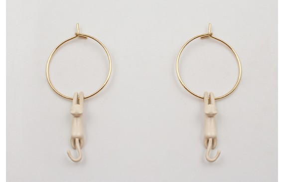 Pendientes aro dorado con GATO pintado a mano negr