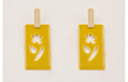 Pendientes perno listón dorado mate con colgante r