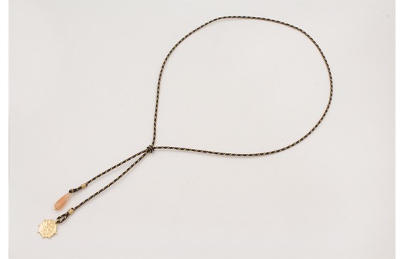 Collar driza negra,dorada,gris con nudo falso macr