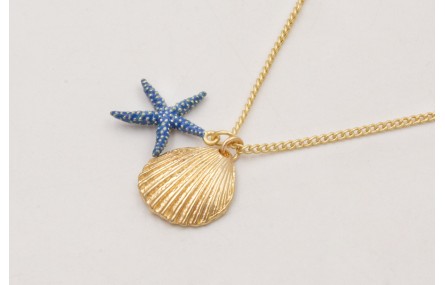Collar cadena con concha dorada y estrella de mar 