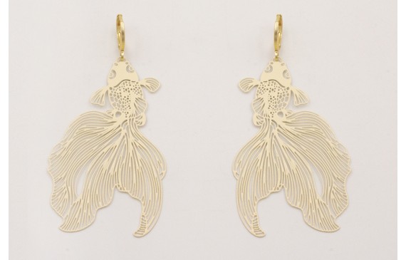 Pendientes perno gancho y pez tropical beige