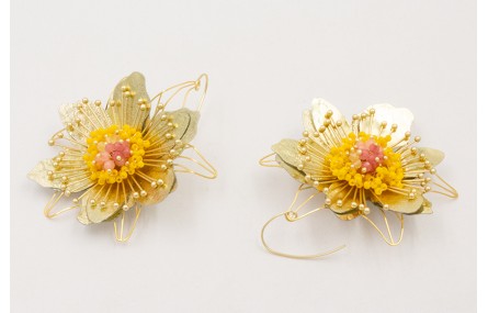 Pendiente gancho con flor grande pétalos y lenteju