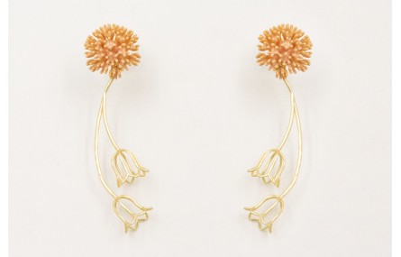 Pendiente perno nenufar esmaltado en rosa melocotó