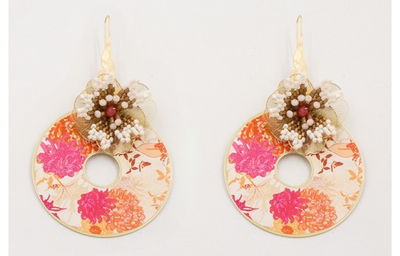 Pendientes hoja alargada calada dorada mate con co