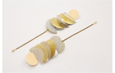 Pendientes perno semi disco rugoso con lentejuelas