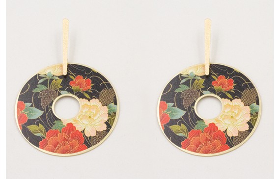 Pendientes perno lámina satinada dorado mate con c