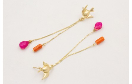 Pendientes perno golondrina dorada mate con fleco 