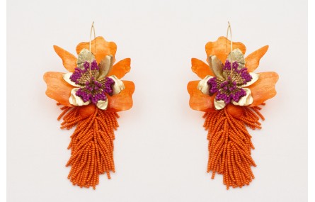 Pendiente aro grande dorado mate con flor de lente