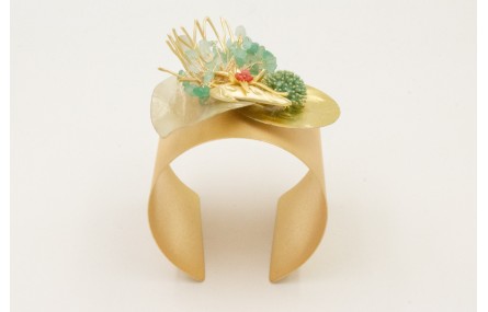 Brazalete ancho con centro lentejuelas disco dorad