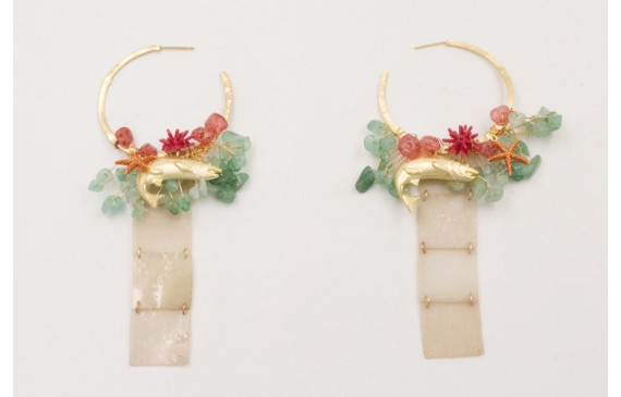 Pendientes aro plano dorado mate con ramas de chip