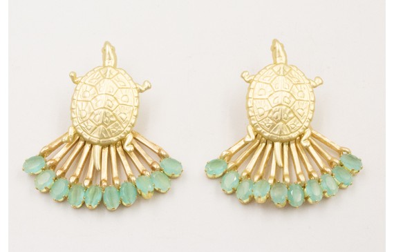 Pendiente perno tortuga dorada mate con listones y