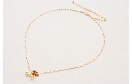 Solitario con cadena zig-zag dorada mate con colga