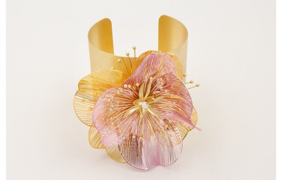 Brazalete con flores metalicas rosa y dorada, sol 