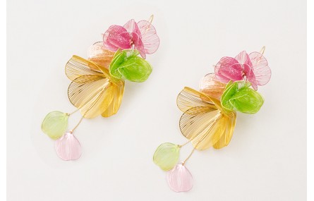 Pendientes perno eslabón con floes metalicas en fo