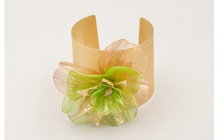 Brazalete con flores metalicas cobre y verde, flor