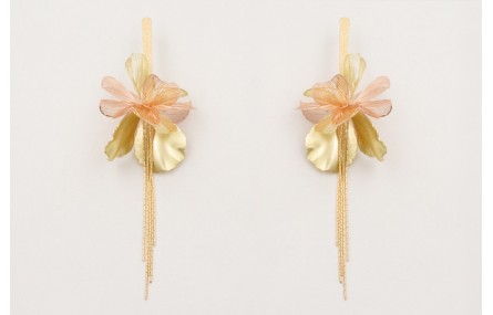 Pendientes perni lámina satinada con flores metali