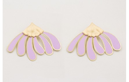 Pendientes perno triangular dorado mate con pétalo