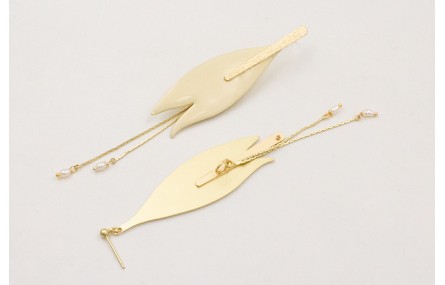 Pendientes irregulares lámina satinada,perno bolit