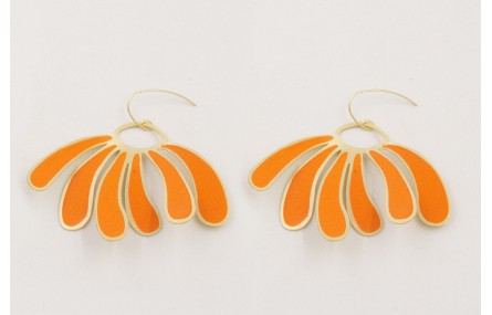 Pendientes gancho sencillo con pétalos esmaltados 