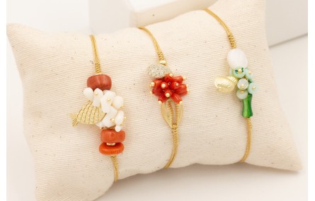 Pulsera hilo dorado metalico con caracola dorado m