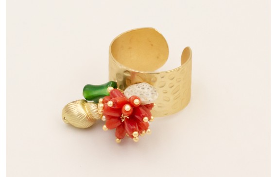 Anillo con burruño micro tubos coral,caracola dora