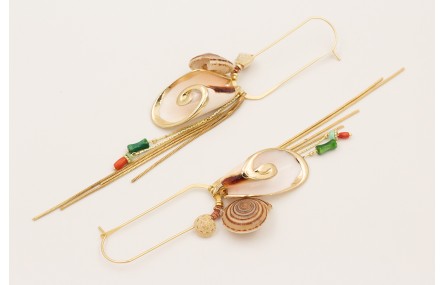 Pendientes eslabón con caracolas bordes dorados, f