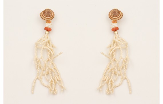 Pendientes perno caracola redonda con flecos rama 