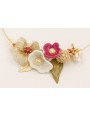 Collar rigido con flores acampanadas blanca, framb