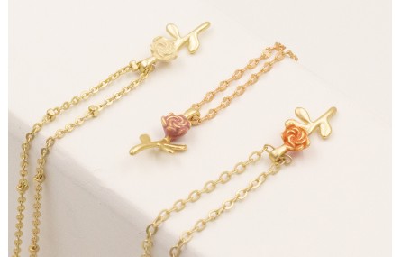 Solitario cadena micro ovalos dorada mate con colg