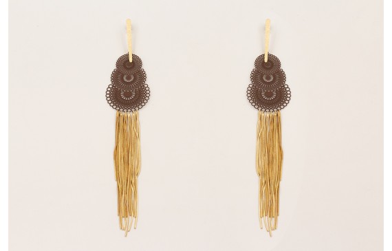 Pendientes perno lámina satinada con filigrana esm