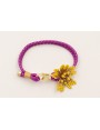 Pulsera cordón morado con hilo dorado con flor miy