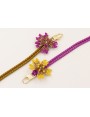 Pulsera cordón morado con hilo dorado con flor miy