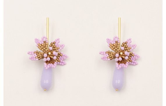 Pendientes perno pivote dorado mate con flor miyuk