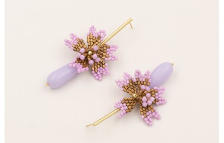Pendientes perno pivote dorado mate con flor miyuk