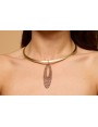 Collar lámina rigida dorada mate con colgante oval